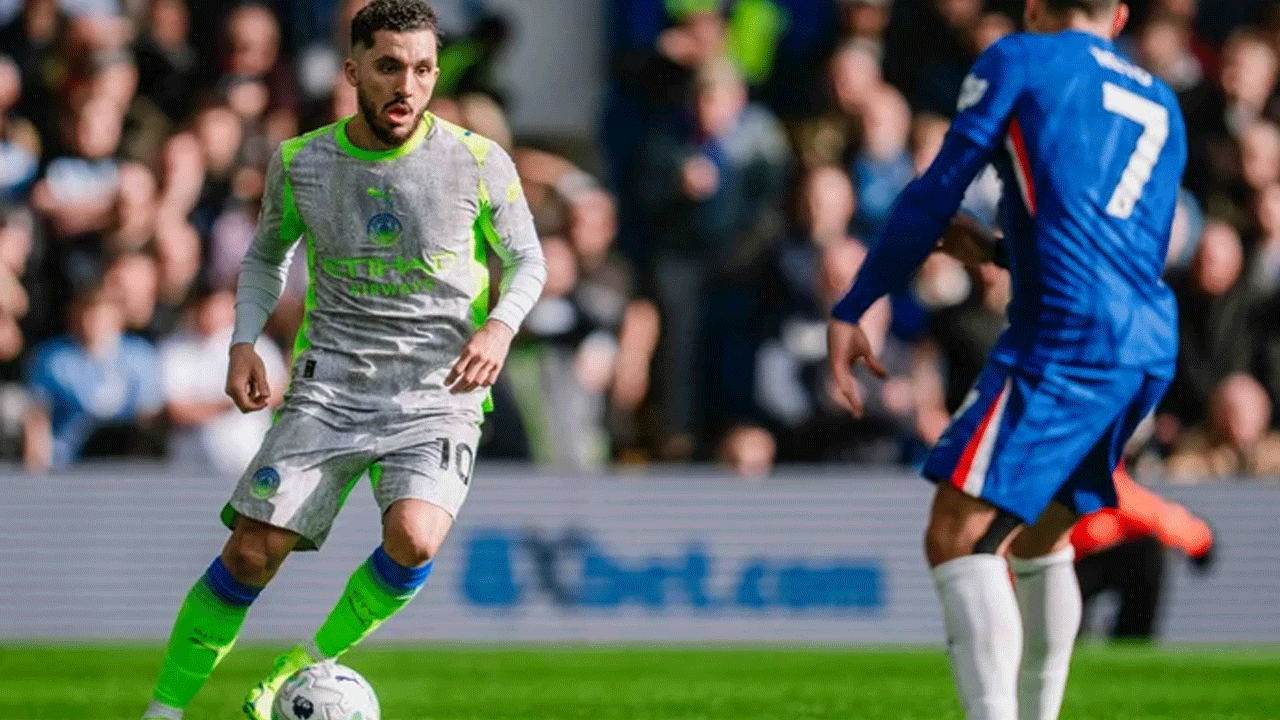 Manchester City goleó al Chelsea y mete presión en la pelea por la Premier League
