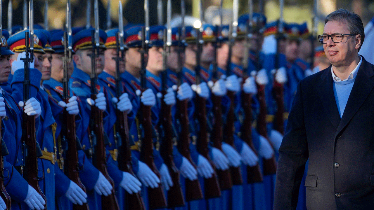 Serbia anuncia fuerte rearme y eleva la tensión en los Balcanes